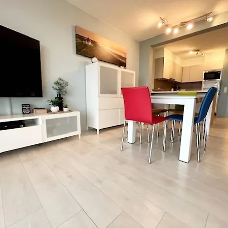 In With Stunning Sea Views Apartment *