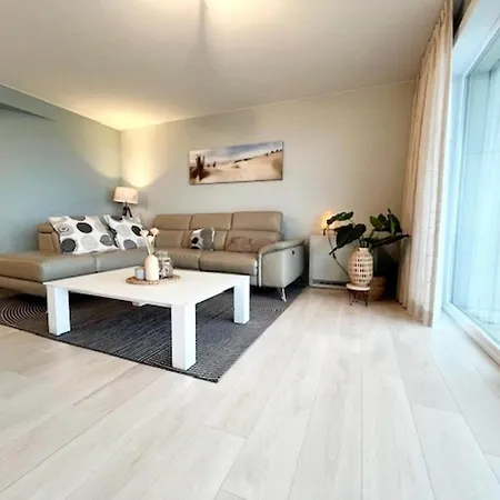 In With Stunning Sea Views