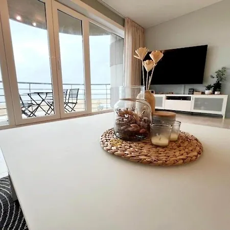 In With Stunning Sea Views Apartment