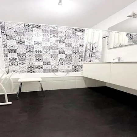 In With Stunning Sea Views *